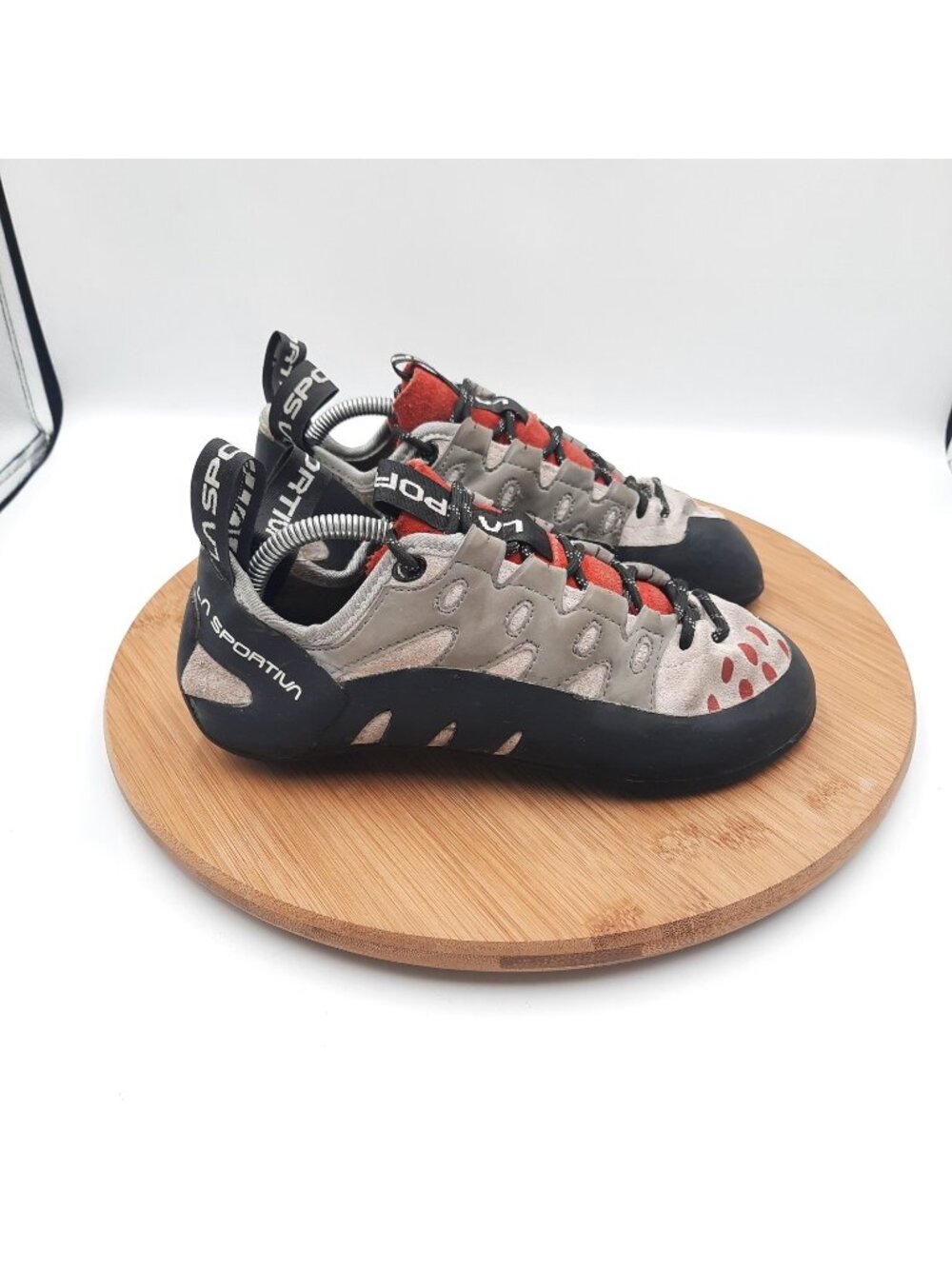 La Sportiva Tarantulace Size 38.5 W8 M6.5 Shoes Gray Hibiscus Climbing Sneakers